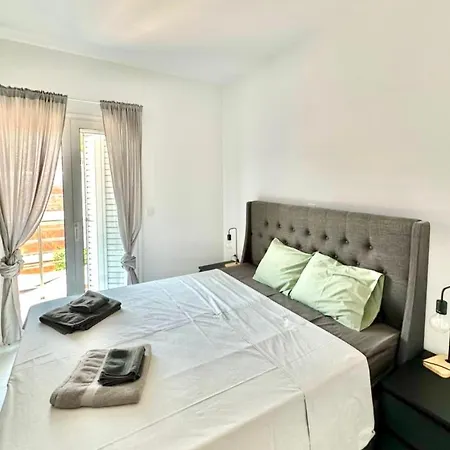 Seafront Residences Apartmán